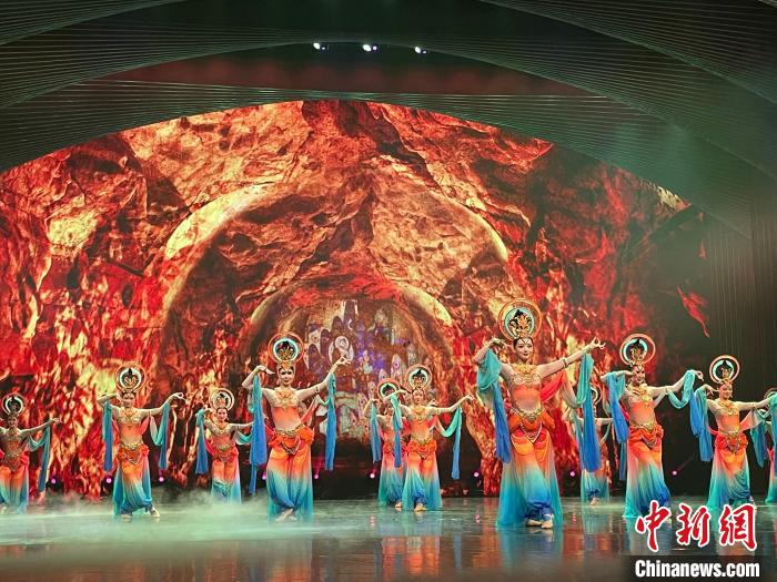 大型音舞诗画《掀起你的盖头来——新疆是个好地方》亮相石家庄  第3张