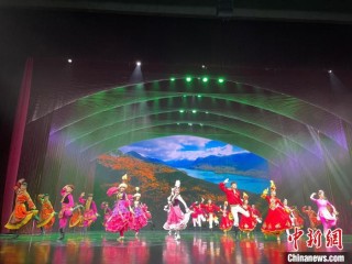 大型音舞诗画《掀起你的盖头来——新疆是个好地方》亮相石家庄